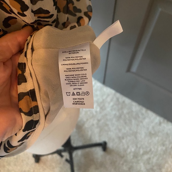 Loft Cheetah print. Tie back. Fully lined. - Picture 3 of 5